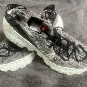 Nike Space Hippie 04